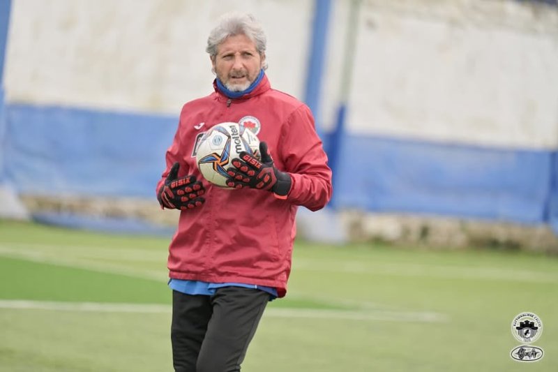 Tanti auguri di buon compleanno al nostro preparatore dei portieri...